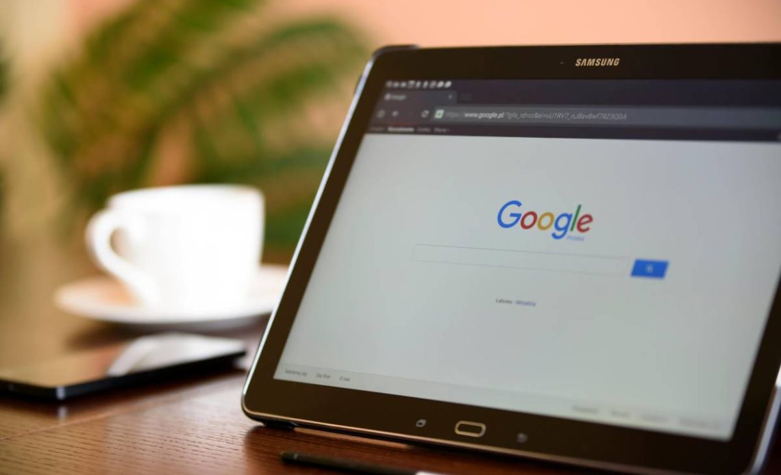 asystent google