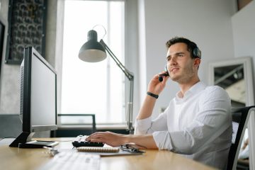Voicebot – jak sprawić, by klienci Cię pokochali? Poprawiamy CX