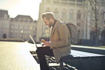 Co zabrać w podróż? 10 gadżetów, które naprawdę się przydają