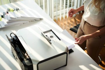 Dlaczego drukarka drukuje na różowo? Najczęstsze przyczyny i skuteczne rozwiązania