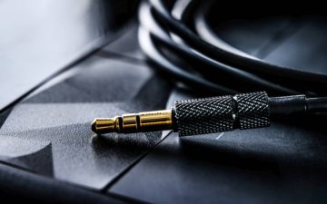 Jak podłączyć głośniki zewnętrzne do telewizora LG? – poradnik krok po kroku