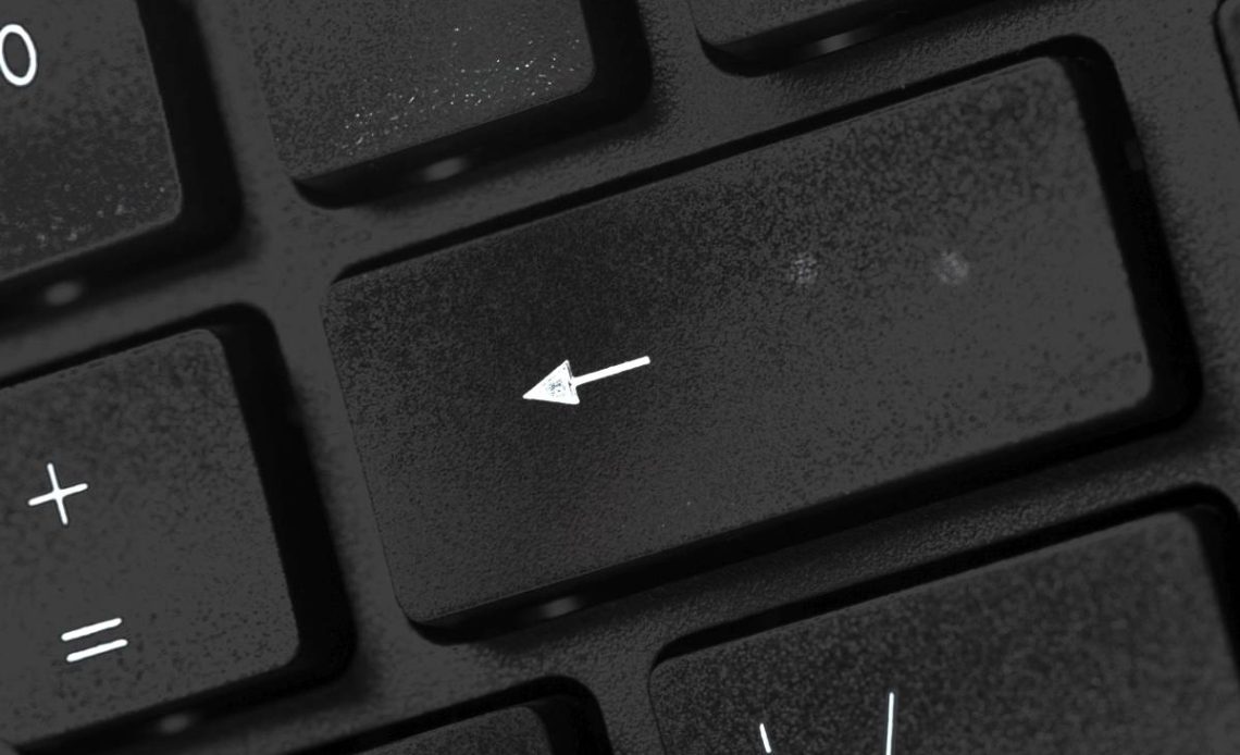 uszkodzony klawisz w laptopie