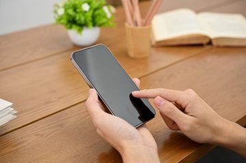 Jak wyłączyć autokorektę na Androidzie i iPhonie? Instrukcja