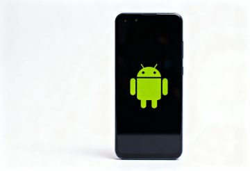 Aplikacje w tle na Androidzie - jak sprawdzić procesy i oszczędzać pamięć RAM?