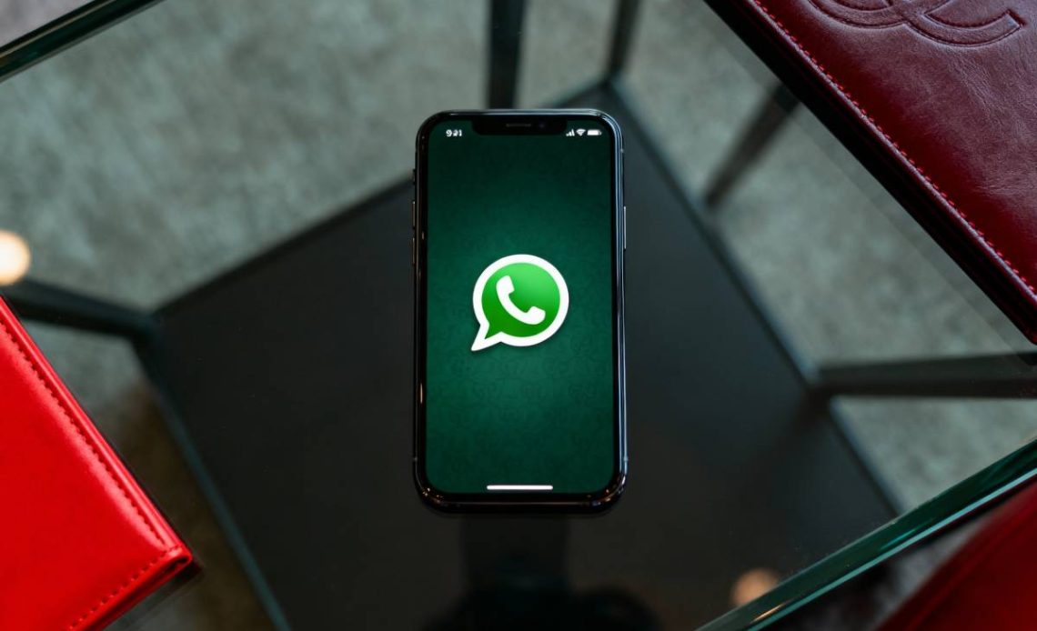 zapisywanie zdjęć z whatsappa