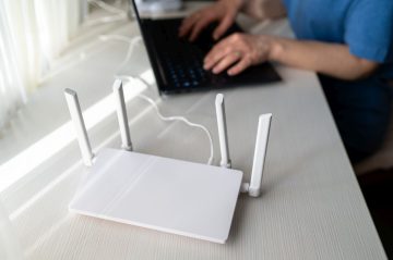 Adres IP i dostawca internetu – gdzie szukać informacji o połączeniu?