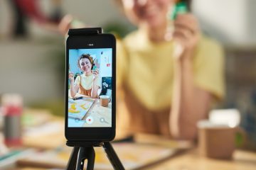 Jak dodać kogoś na okienko podczas transmisji na TikToku?